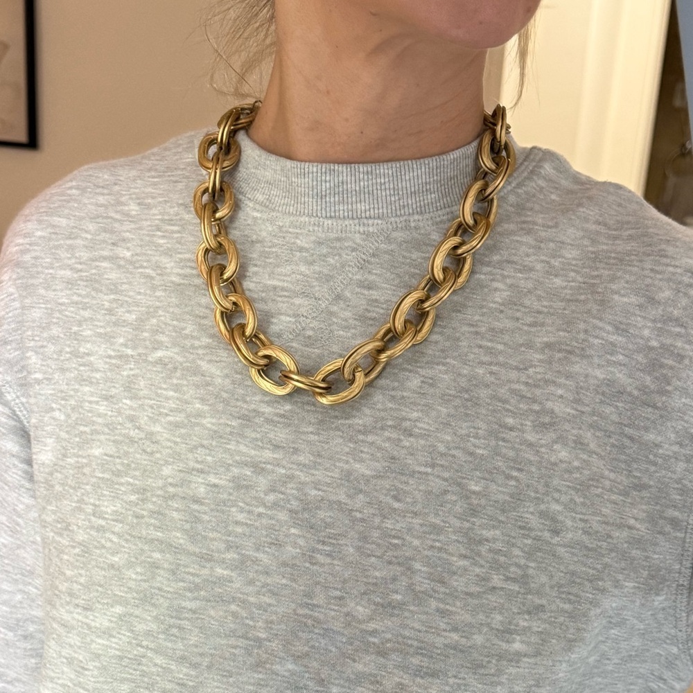 Beaded costume jewelry necklace